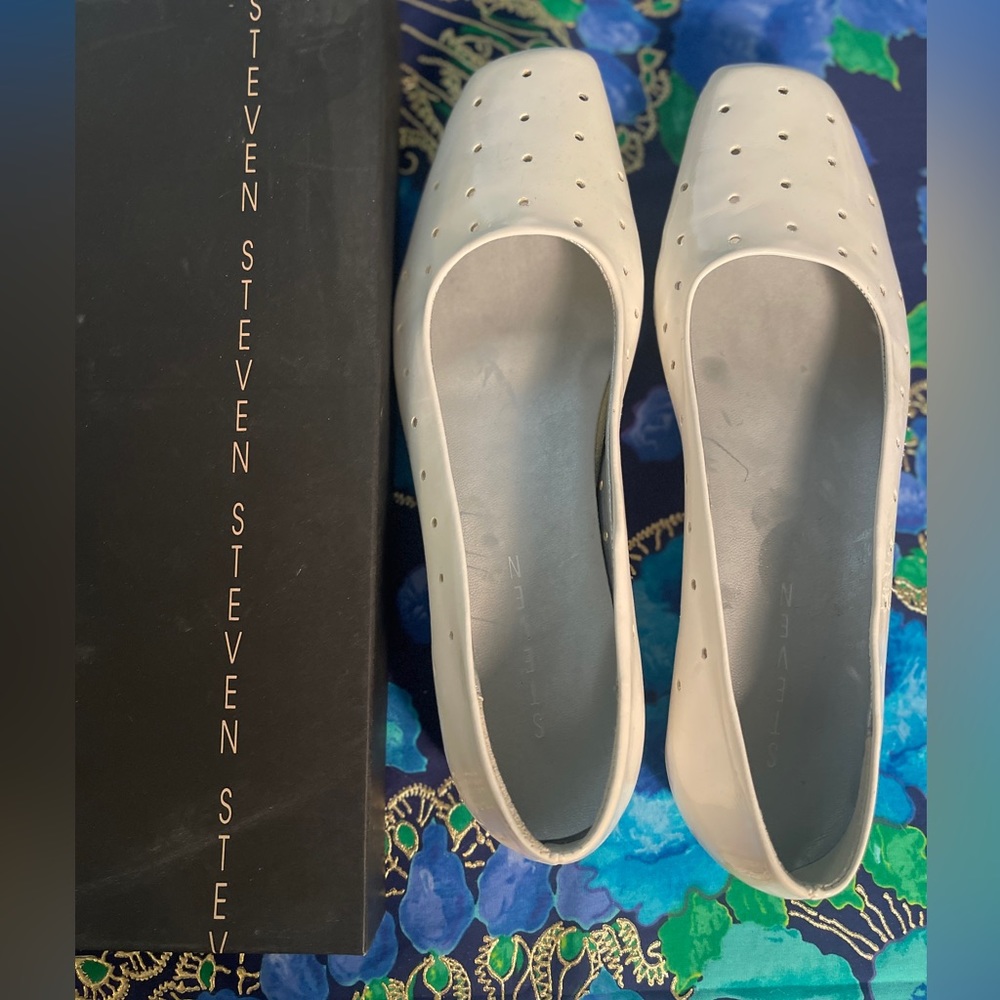 Steve Madden oasis white patent Leather CLEARANCE - ANY 2 PAIRS OF SHOES $35